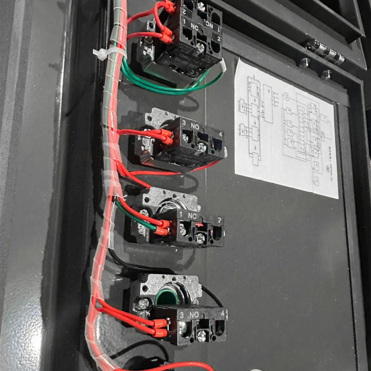 Электрический щит управления подъемника серии Ketong ZLP630